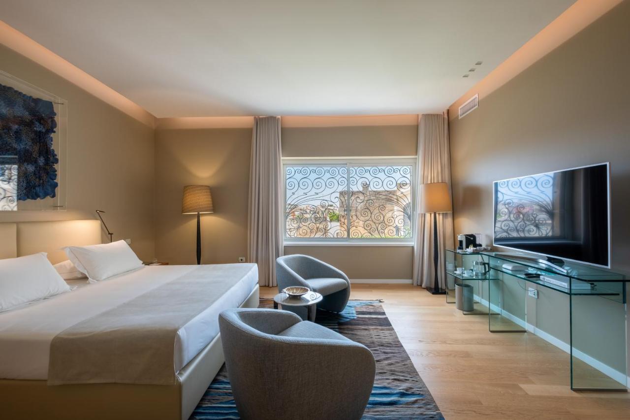 Junior Suite with City View